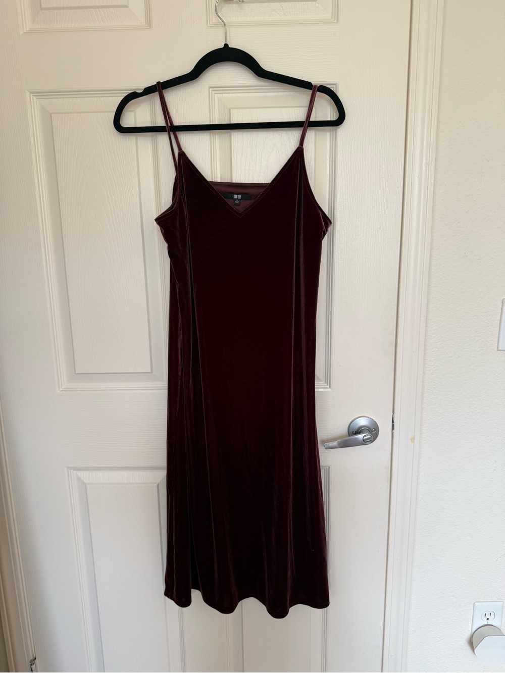 Uniqlo Velvet Dress in Burgundy